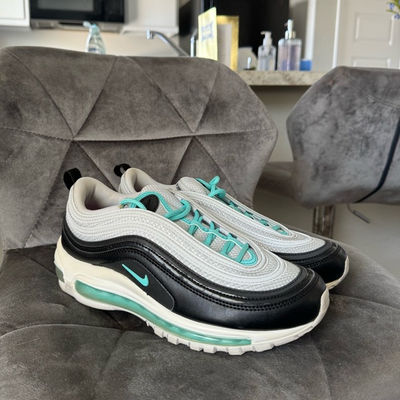 NIKE Women’s air max size 8 - Picture 1 of 4